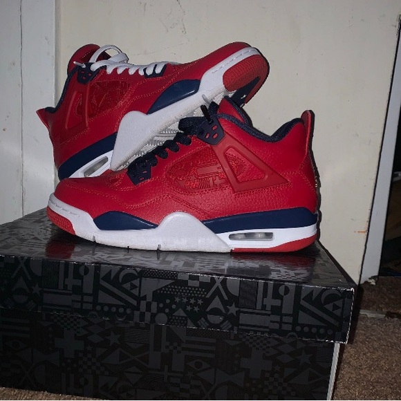 Jordan 4 Fiba - Picture 2 of 3